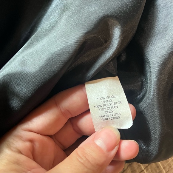 Wool mini skirt… with pockets! 🤩 - Picture 3 of 6